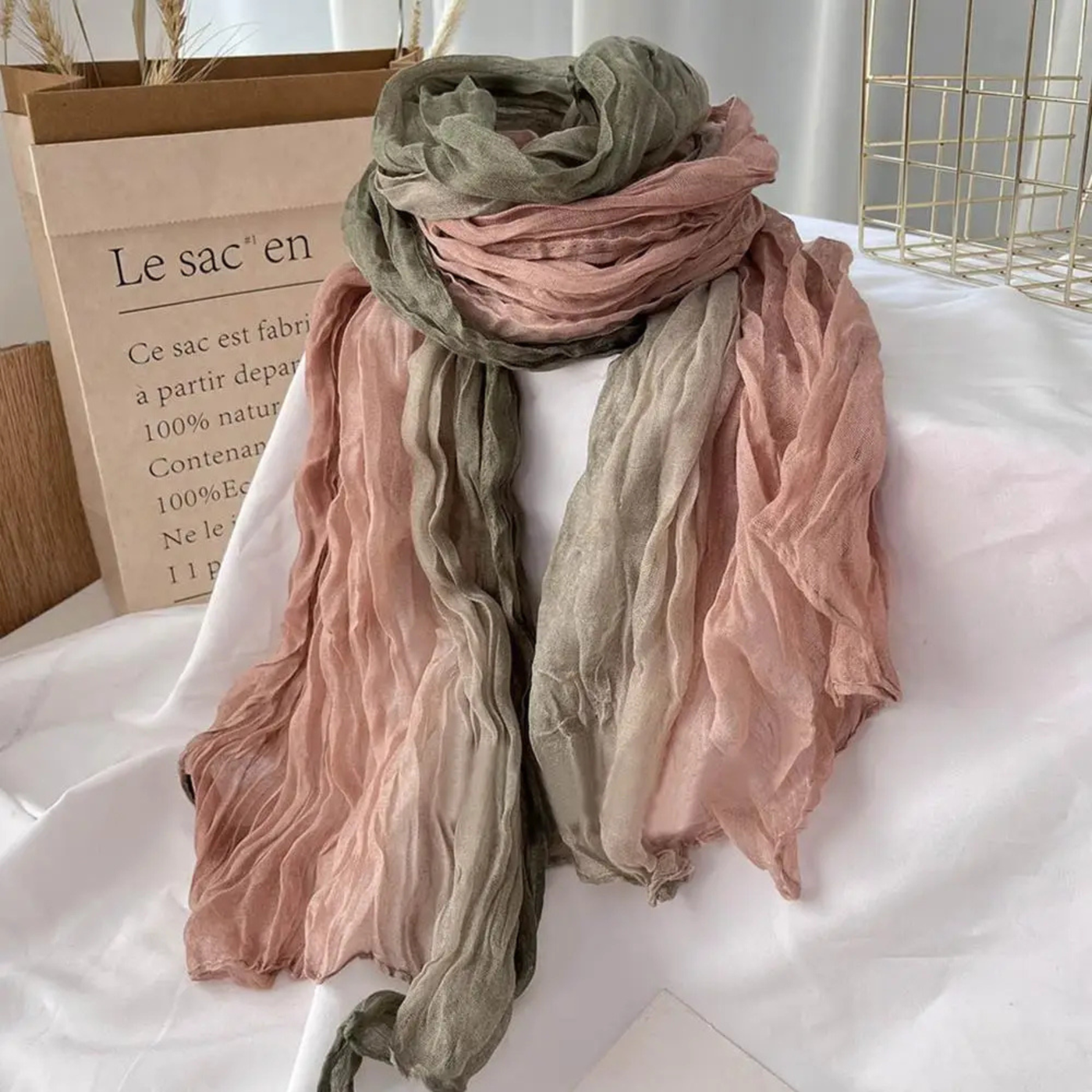 Cotton scarf detail